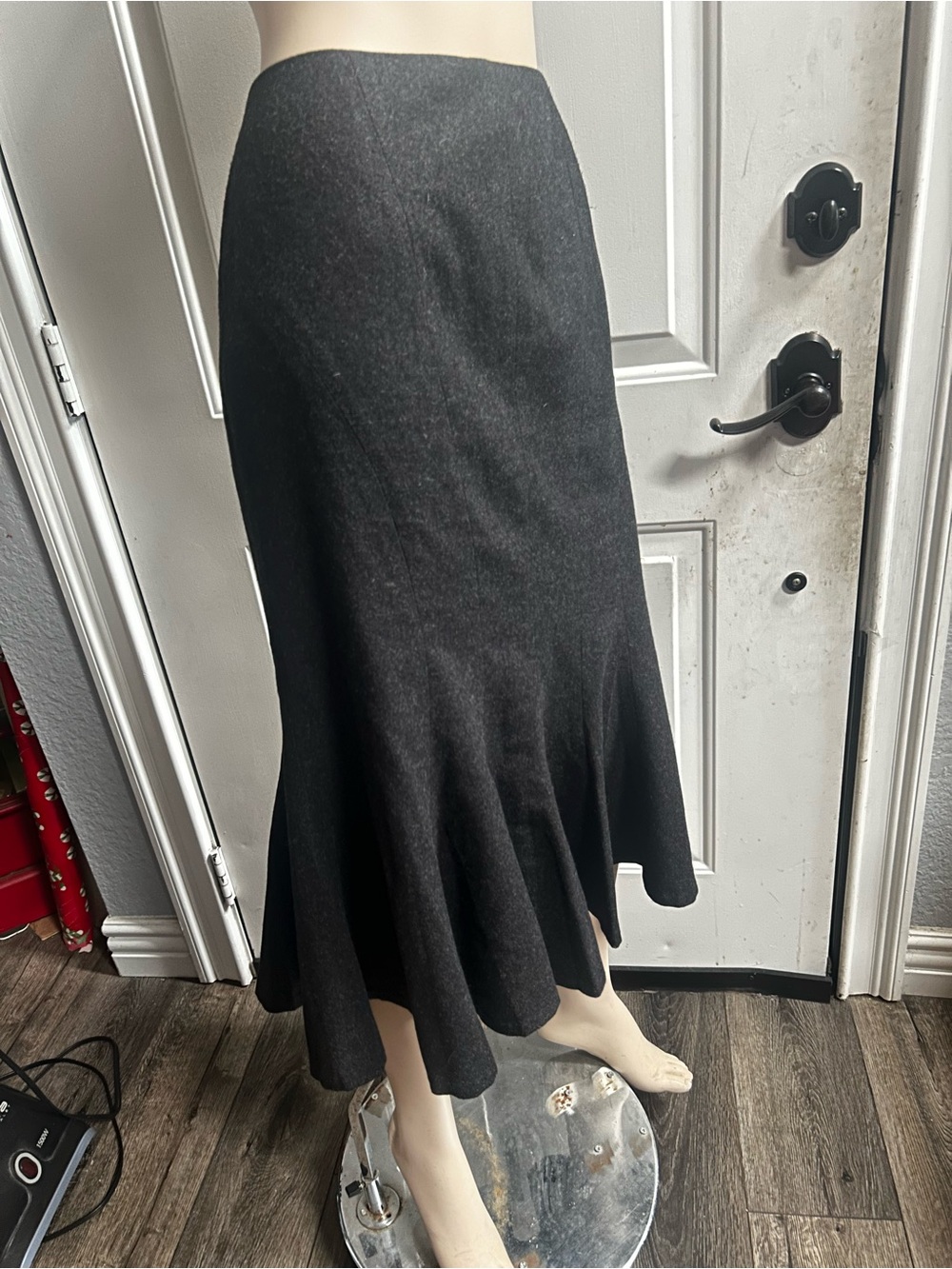 Ralph Lauren Black wool lined Trumpet Flared Skirt Sz 12 - Picture 3 of 11